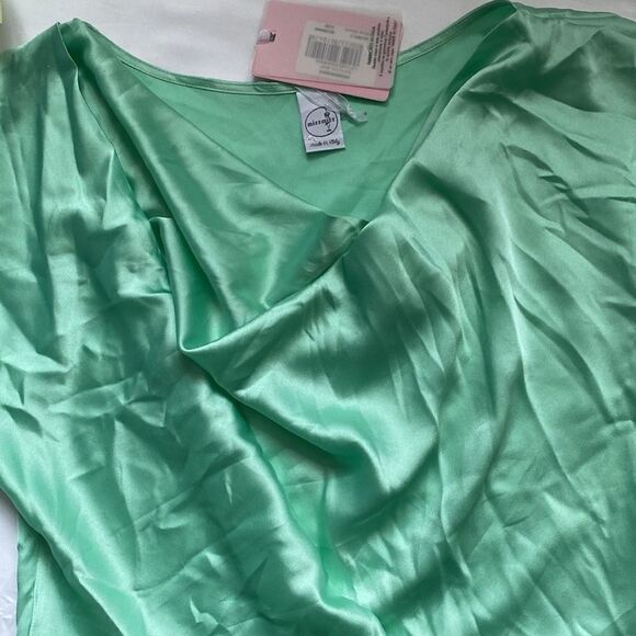 ⭐️nwt Miss Miss by Valentina Satin Short Sleeve Top⭐️ - Picture 3 of 8